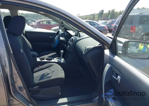 2015 Nissan Rogue Select S z USA, uszkodzony, nr VIN JN8AS5MV8FW259847